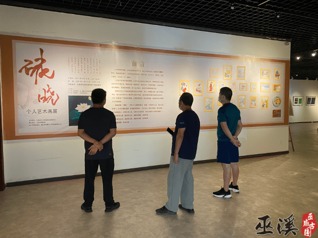 山水共情如梦破晓胡丽个人画展亮相巫溪县博物馆