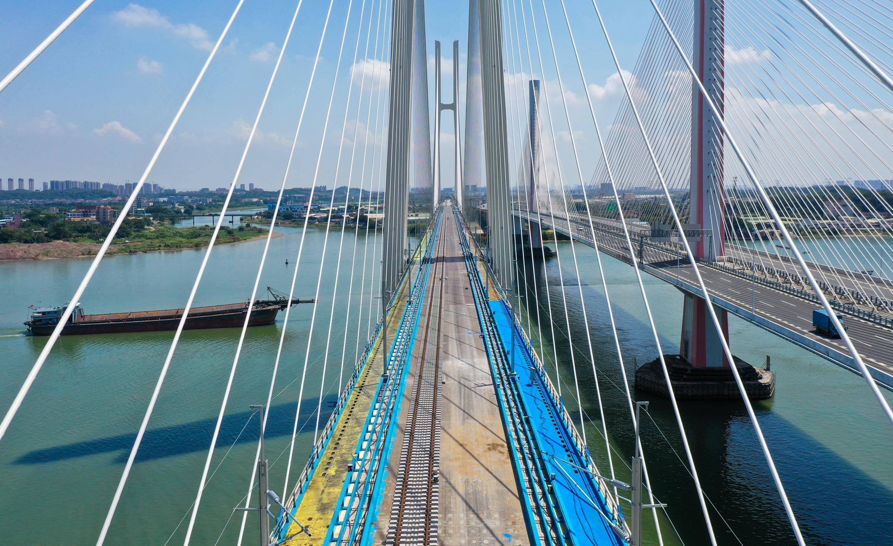 南广高铁西江特大桥图片
