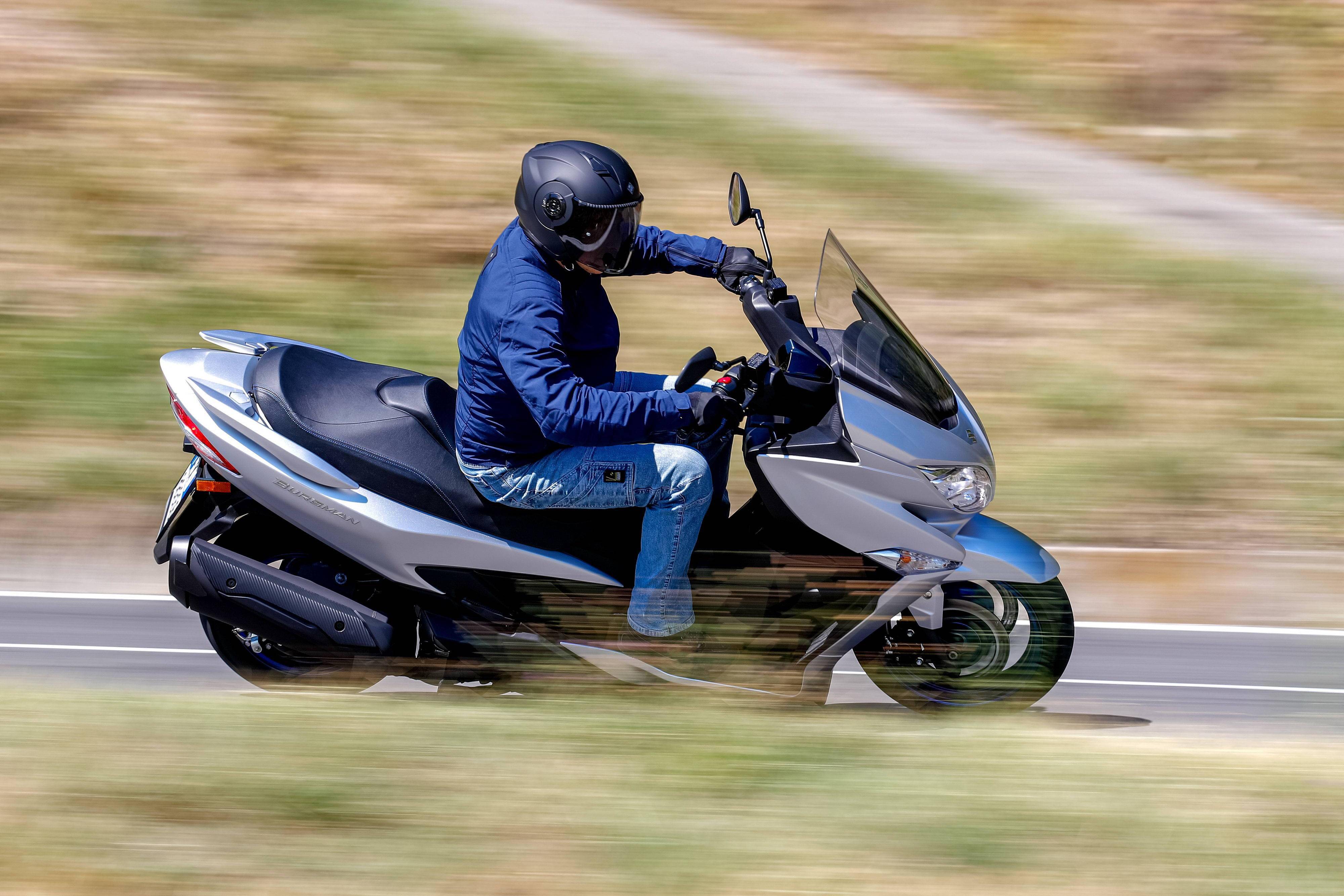 suzuki 2022 an400 欧洲版:户外特写