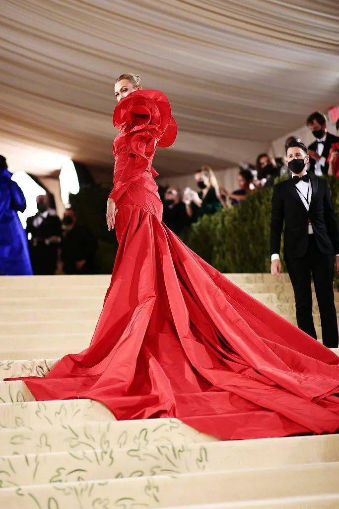 2021metgala顶级时尚饕餮盛宴红毯精彩造型回顾