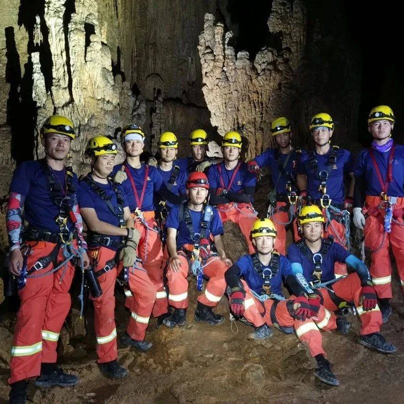 云南总队成功组织“全国首次”跨省地下150米大深度复杂洞穴救援实战实训_伤员