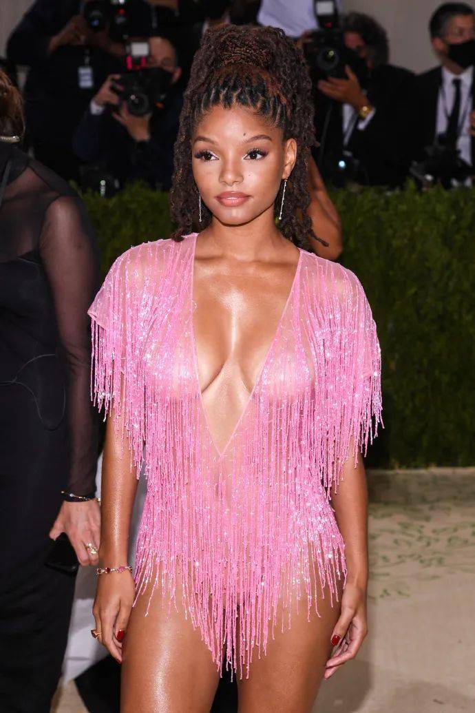 Fashion|笑到捶地，这是我见过最吊炸天的奇葩时尚...