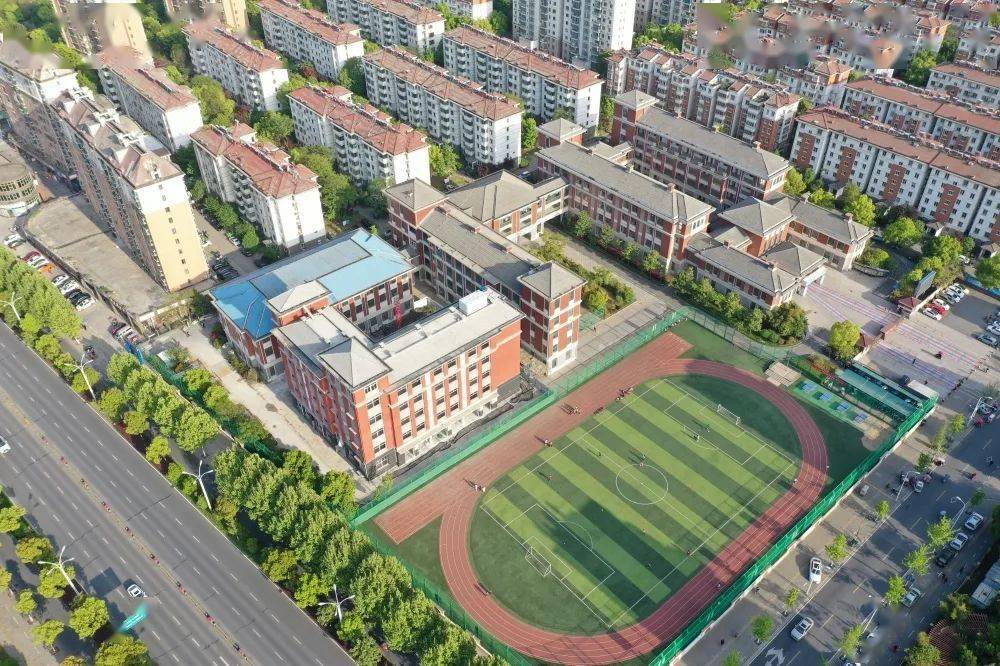 9月12日上午,巢湖市人民路小学西校区三期综合楼施工项目竣工验收会