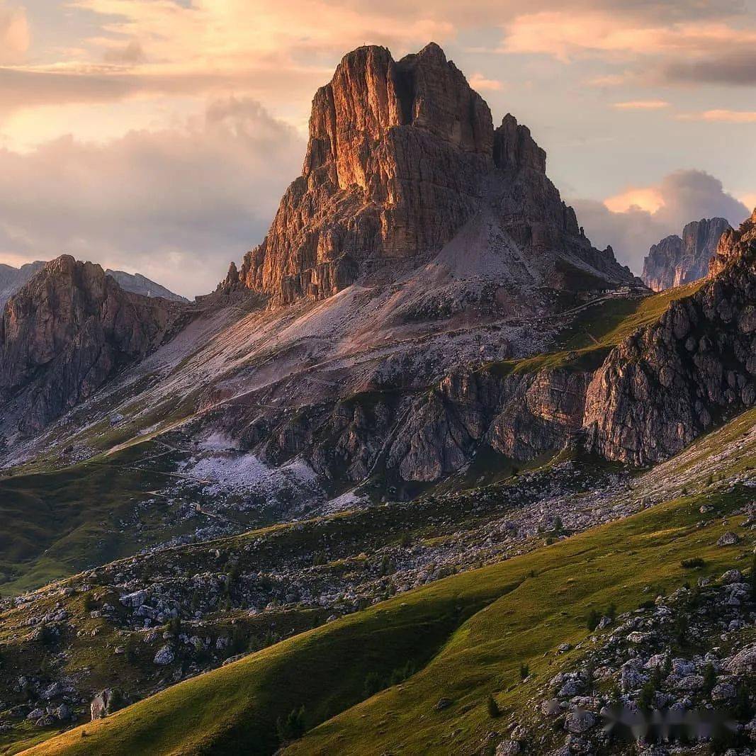 不是爬得越高就拍得越好教你6招在山脚拍出绝美山景