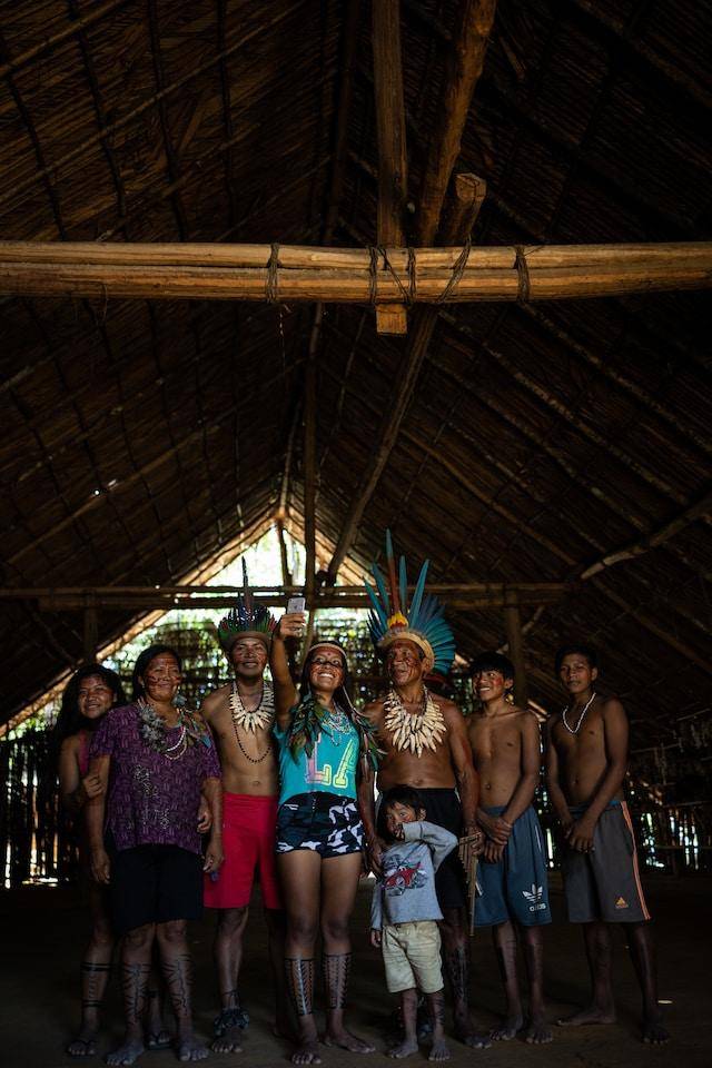 Rio|活吞幼虫，吃蚂蚁拌饭…亚马孙雨林原住民网络吸粉600万 却付不起网费