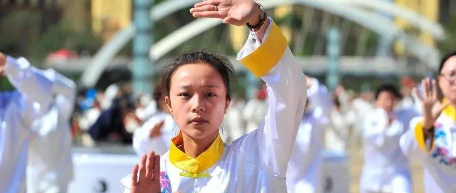 坐对了养神,站对了养骨,卧对了养气!_男人