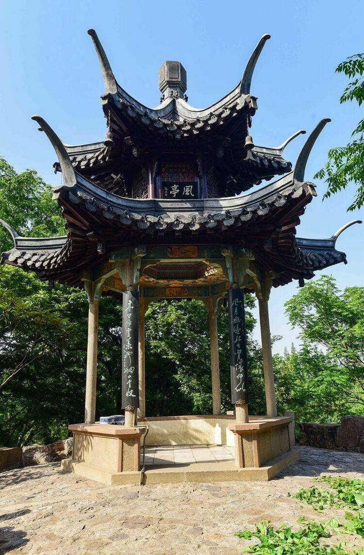 扬州小亭秋色满尽显古韵美