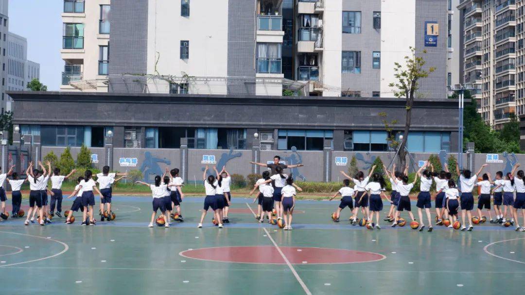 2021年汕头市小学青年教师能力体育与健康学科决赛在大悦小学举行