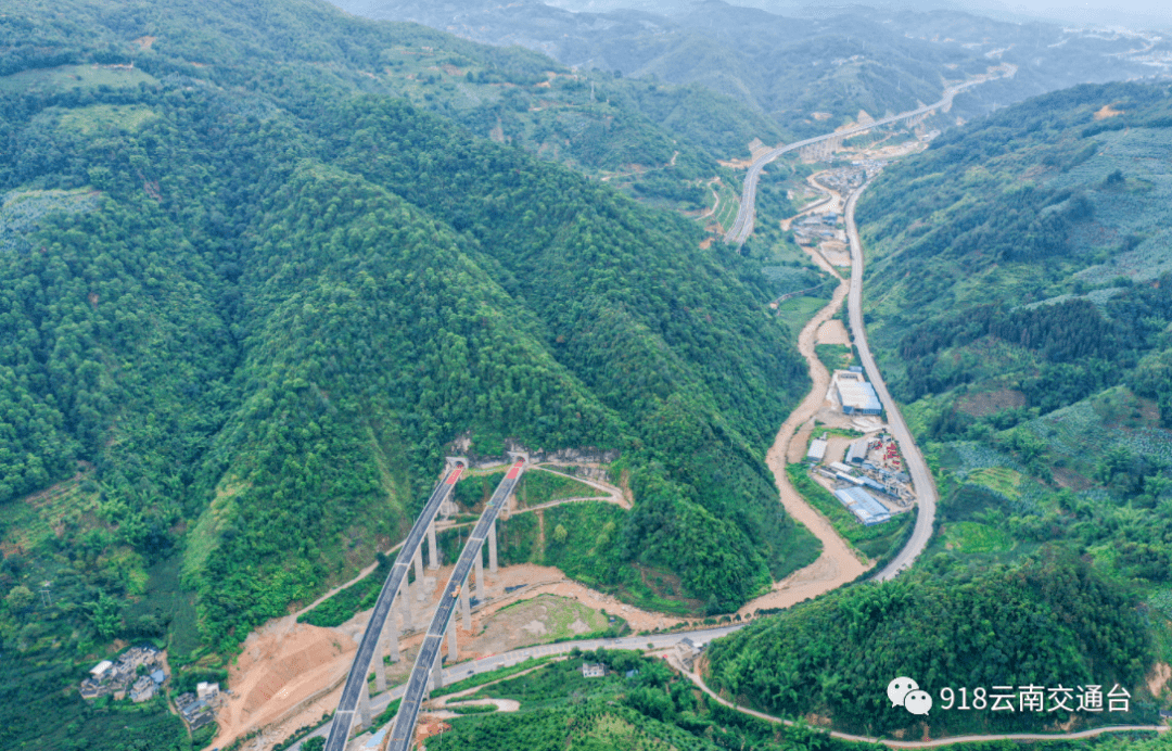 雲臨高速公路項目路線起於雲縣水磨村,接雲縣至鳳慶高速公路,止於臨翔