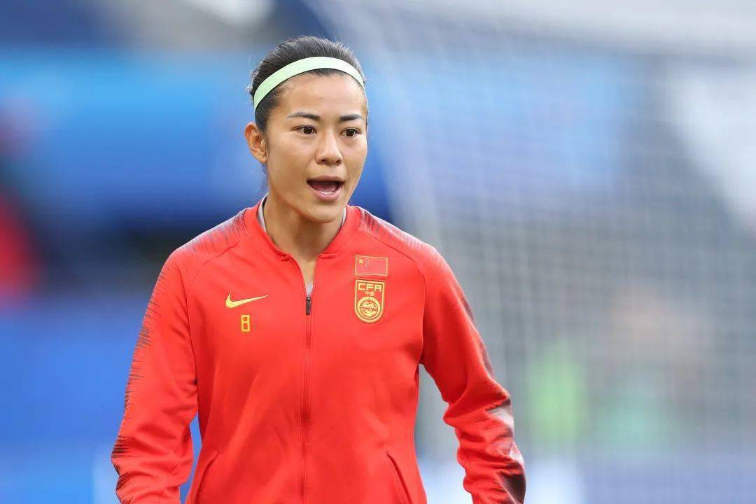 上海女足取得开门红老将李佳悦上场就是拼命死也要死在球场上全运会