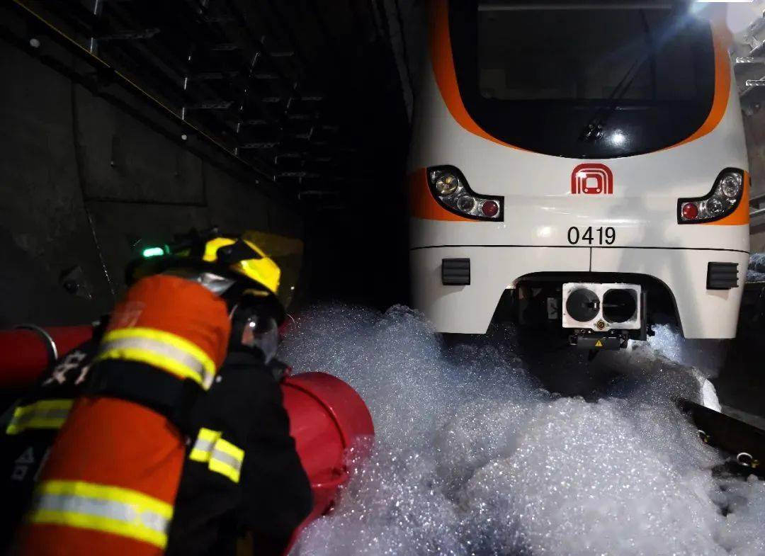 合肥地铁发生火灾今天安徽消防成功举行城市地铁消防应急综合演练