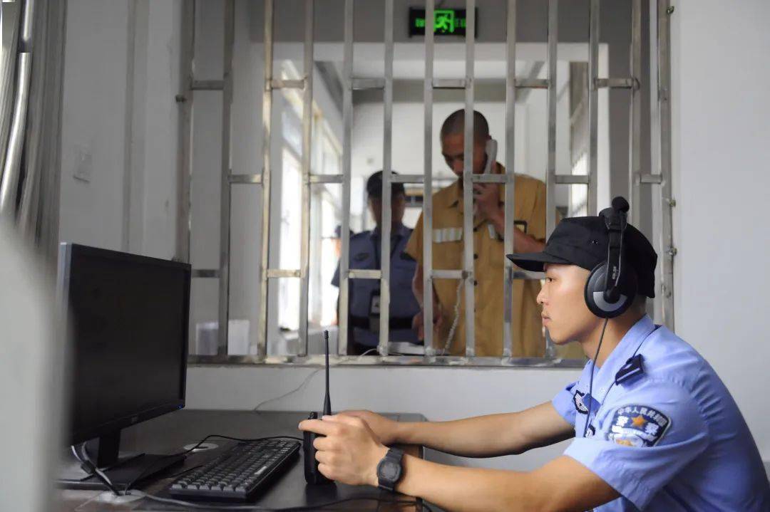 垫江监狱组织灾区籍服刑人员拨打亲情电话