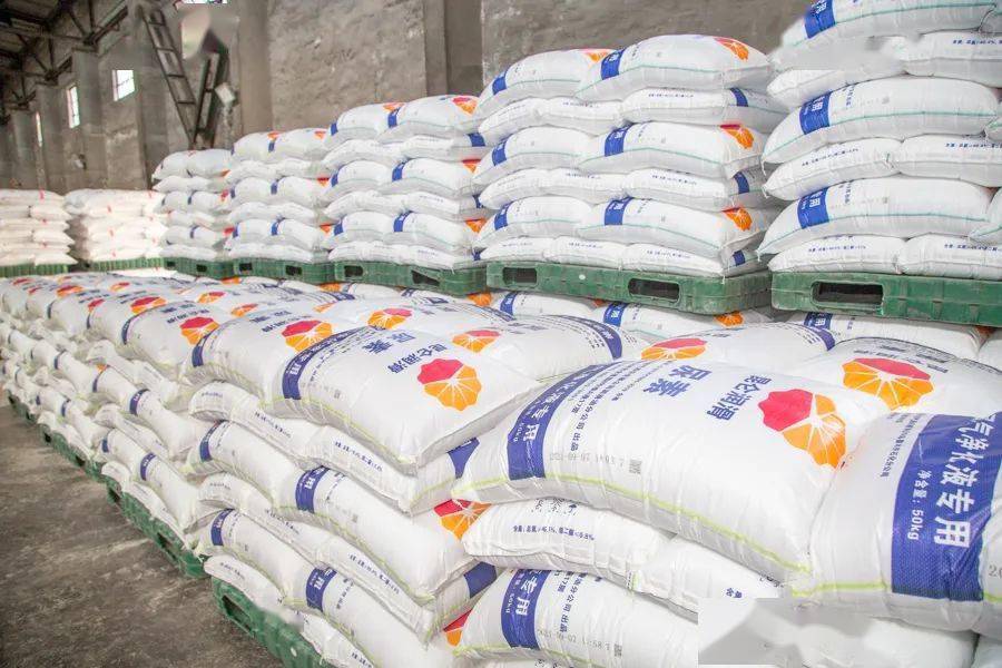 咚咚咚!"昆仑"牌尿素新产品叩响新疆农博会大门