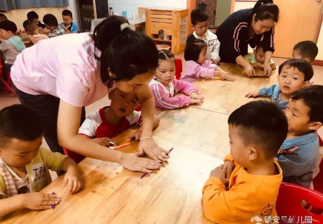 活动|镇安县幼儿园开展小班幼儿开学活动