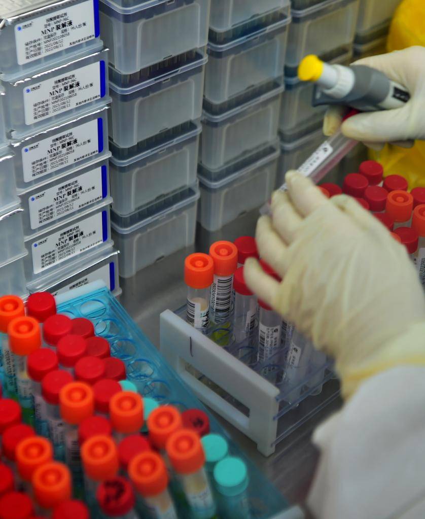 疫情|新华全媒+｜从10万到200万——福建莆田核酸检测“大提速”的背后