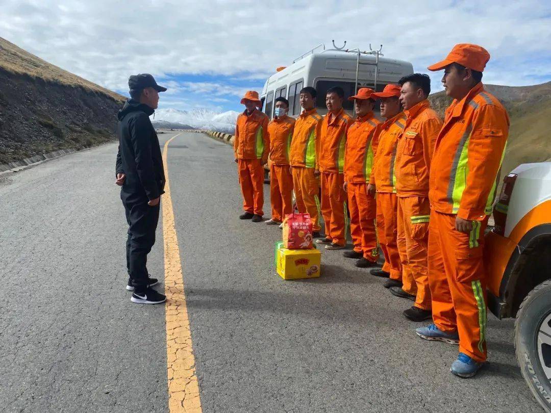 来源: 曲麻莱公路段 唐永全 张磊编辑:更求尼玛扫码关注我们