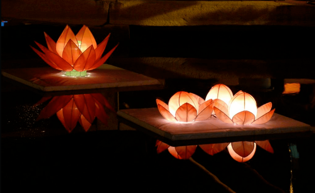 中秋节 | 愿逐月华留照君_月饼