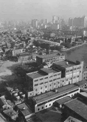 在普陀区沿苏州河地区,解放前曾是上海纺织业集中的工业区,汇集了大量