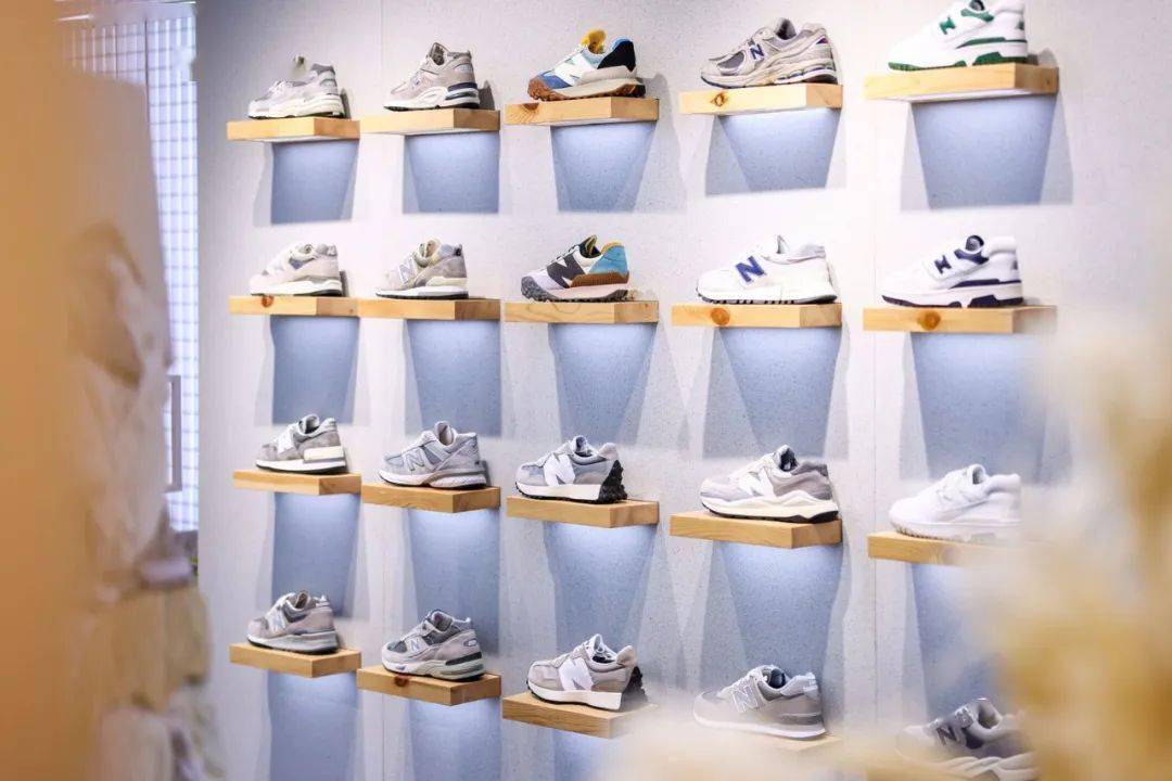 成都 城事｜好耍，成都街头遇上 NB GREY Pop-up 店铺