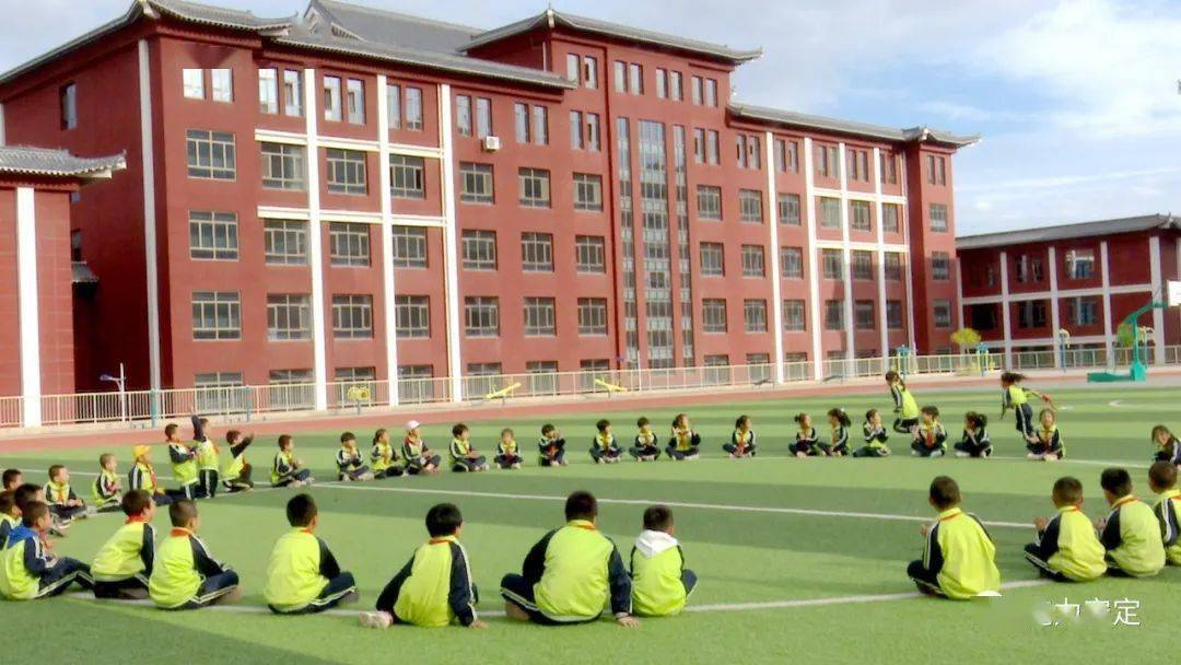 凤翔学校:办优质学校 促教育发展_活动区