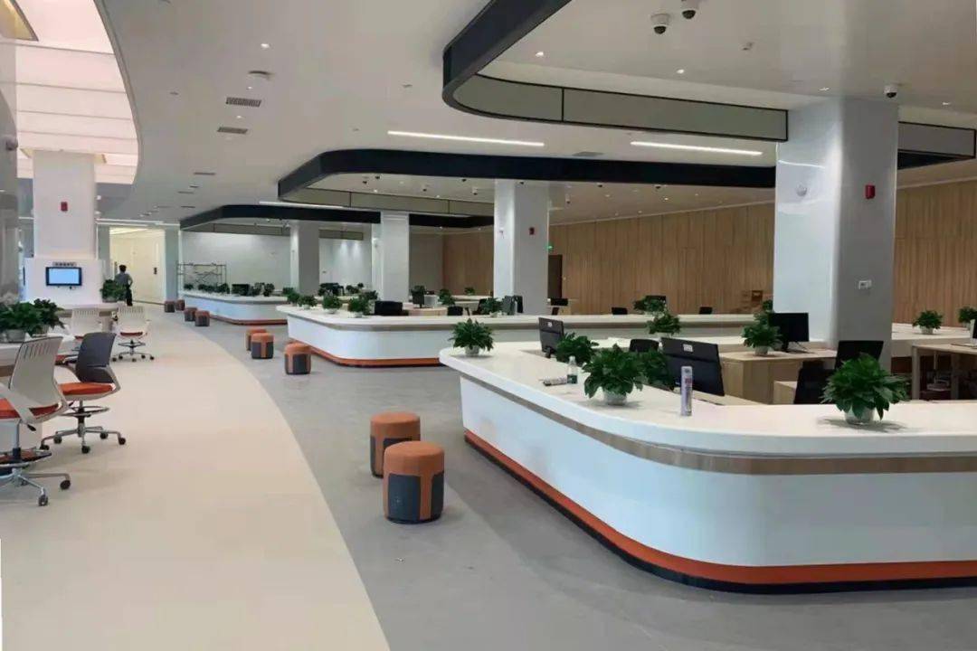 9月30日,益阳市民服务中心运行启用!