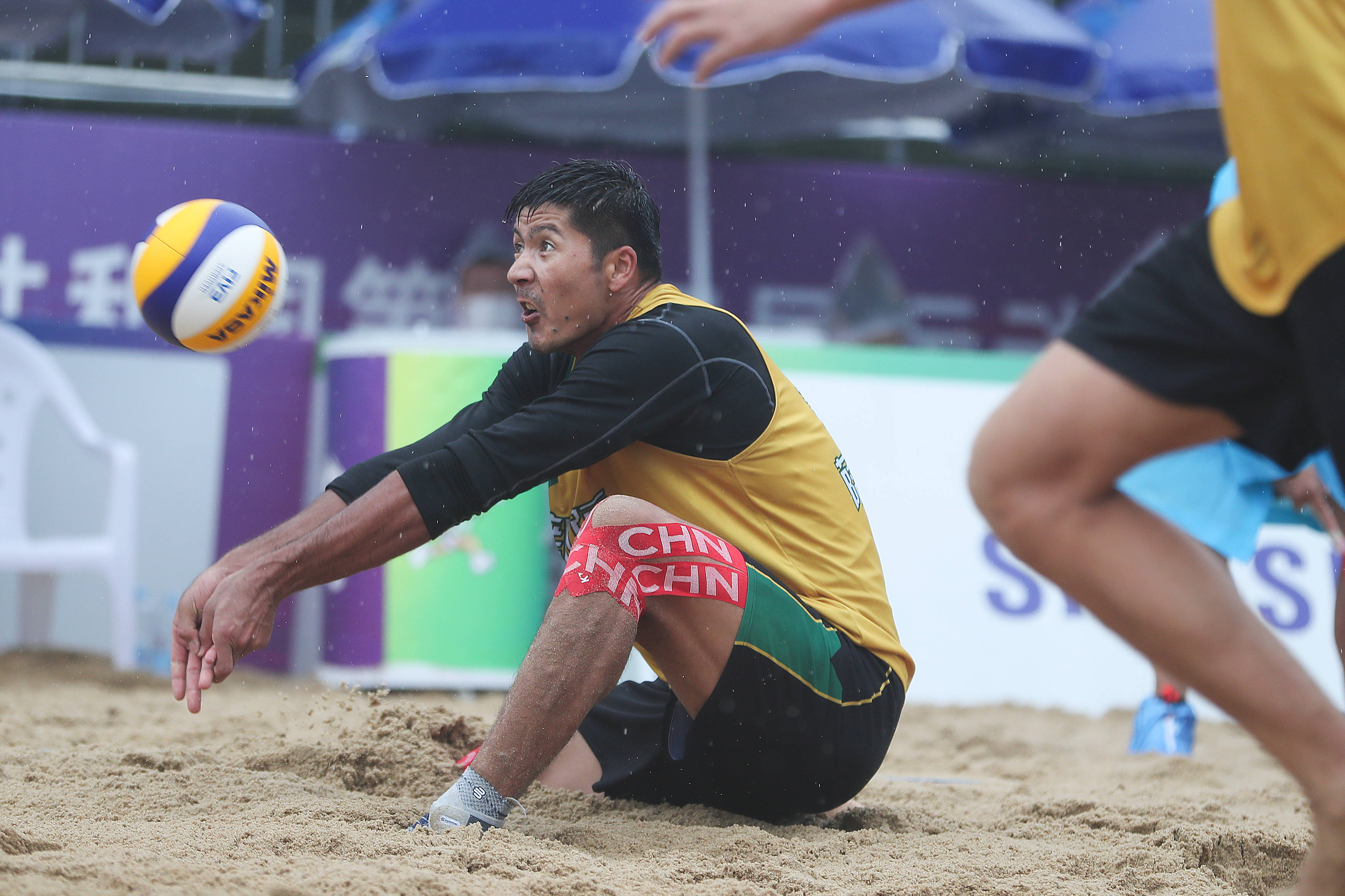 萨拉木·艾哈买|沙滩排球——男子成年组：新疆一队胜海南一队晋级决赛