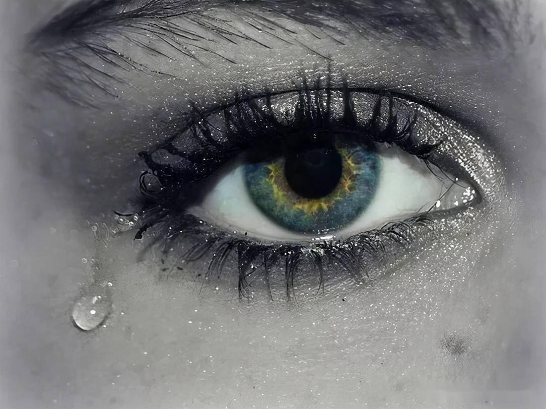 眼睛盯着一个地方会流泪 有一个地方看 眼睛疼