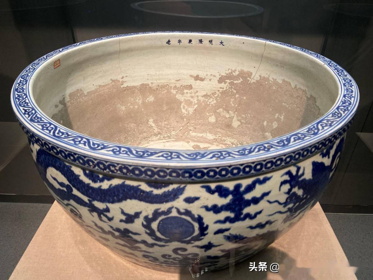 国博:明代青花瓷,皇帝性格深刻影响本朝官窑风格