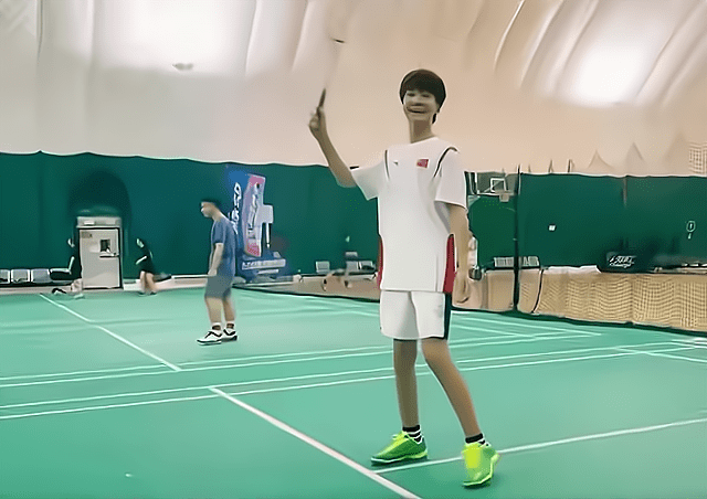 怎么样才能长到180厘米 843277beb86a43ae8518b2722785049c.png