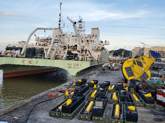 项目完成了"探索100"自主式潜水器,"海翼1000"与"海燕1000"水下滑翔机