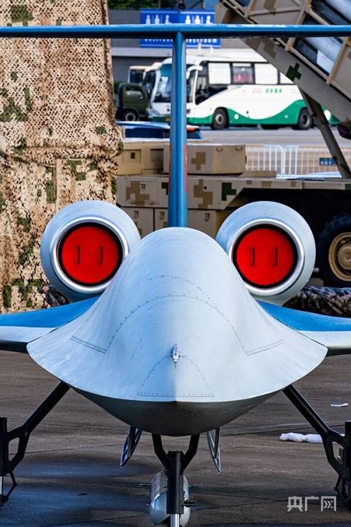 石文举|大型、高空、高速 彩虹-6无人机将首次亮相珠海航展|中国航展万里行