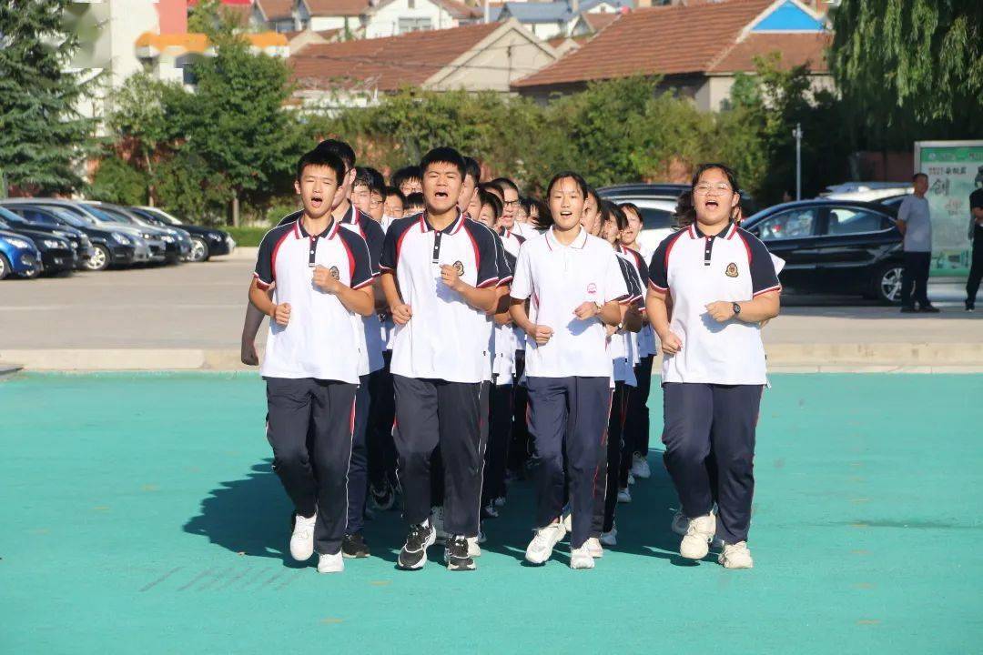 金秋送爽 朝气蓬勃——三里河中学2021-2022学年第一学期队列比赛纪实