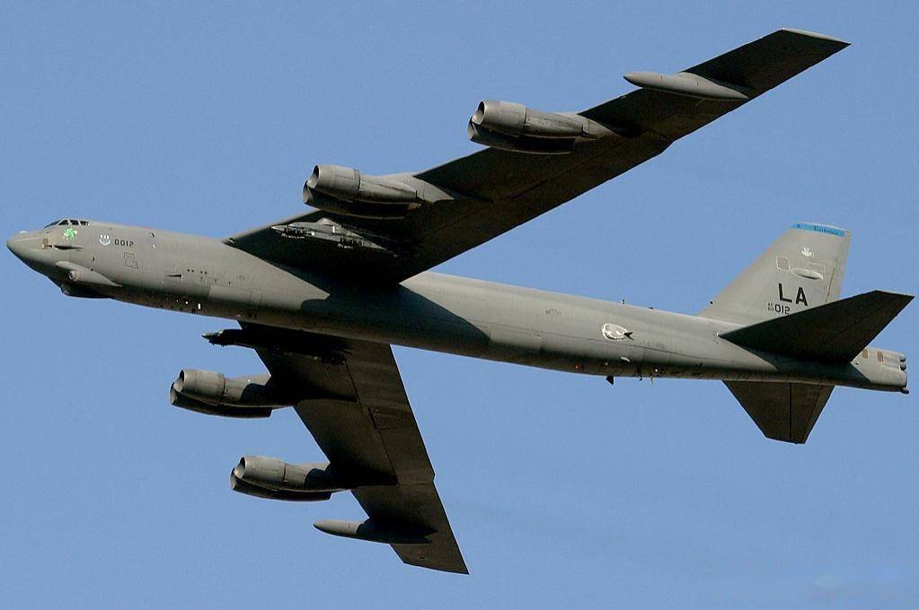 让b52战略轰炸机飞到2050年英国罗罗赢得发动机终极之战