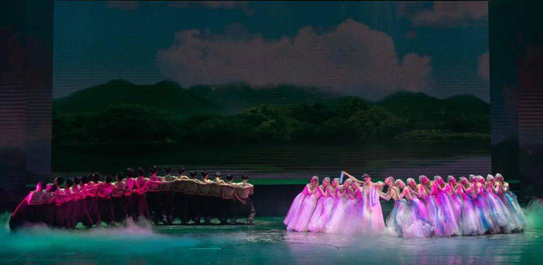 舞蹈专场一条大河以澎湃之势奔涌而来