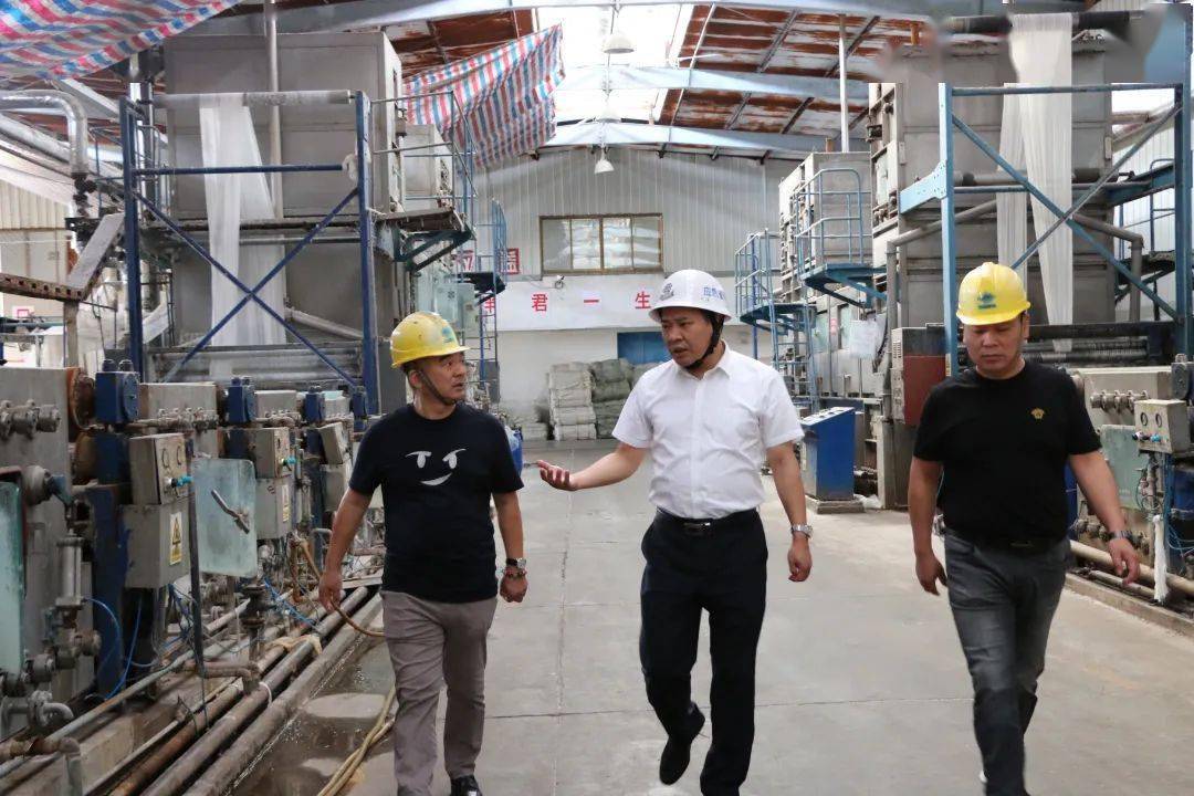 绷紧安全弦如皋市副市长顾留忠带队到东陈开展节前安全生产检查