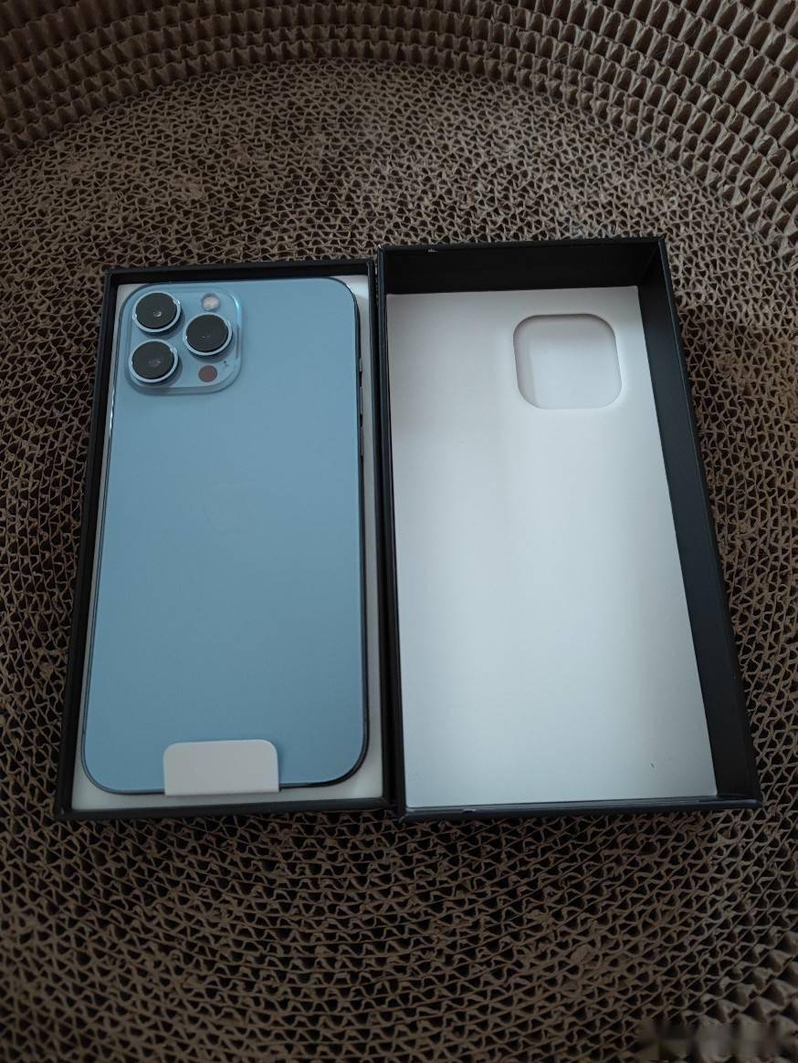 iphone13promax和华为mate40rs对比俩者各有千秋