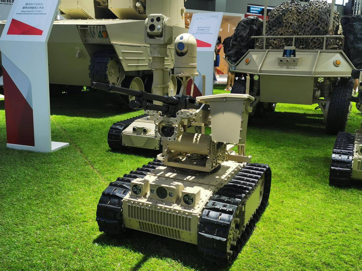 珠海航展地面战场的新利器国产无人战车大规模出动