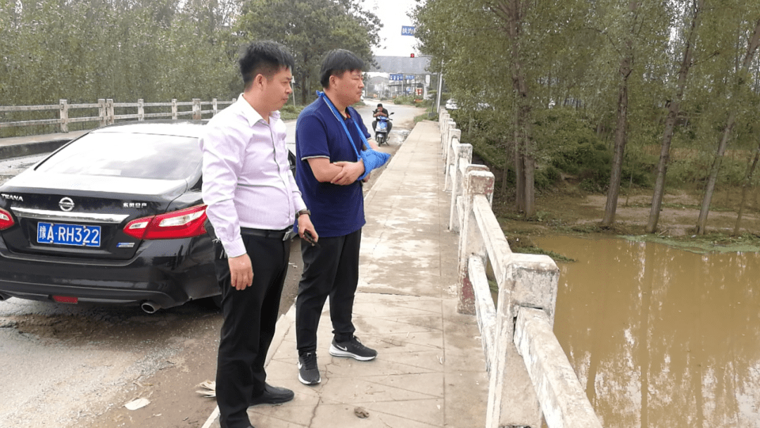 开封市生态环境局通许分局局长许富强参加活动.