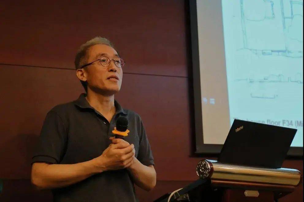 北京大学考古文博学院的张弛,吴小红教授从房屋,墓地,陶器等多个角度