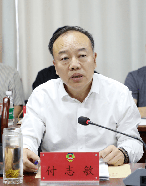 付志敏专题视察全县中小学校和中医院项目建设工作