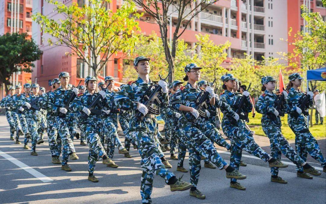 军训战术队形图片