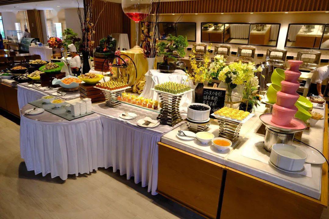 今晚8点秒杀酒店自助餐高明最正的味道在这里