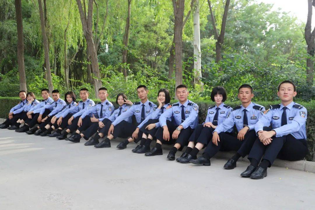 警校纠察队亮相