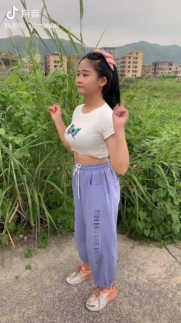 我想说我会爱你们多很多dou小助手罗悠悠同学