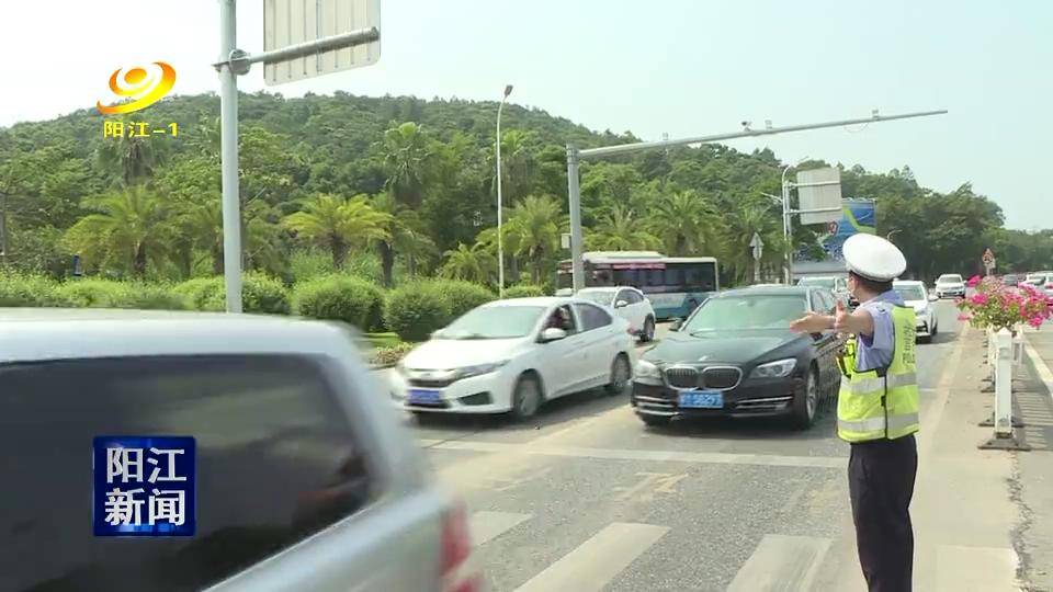 方向|国庆首日：海陵岛方向车流下午时段呈高峰