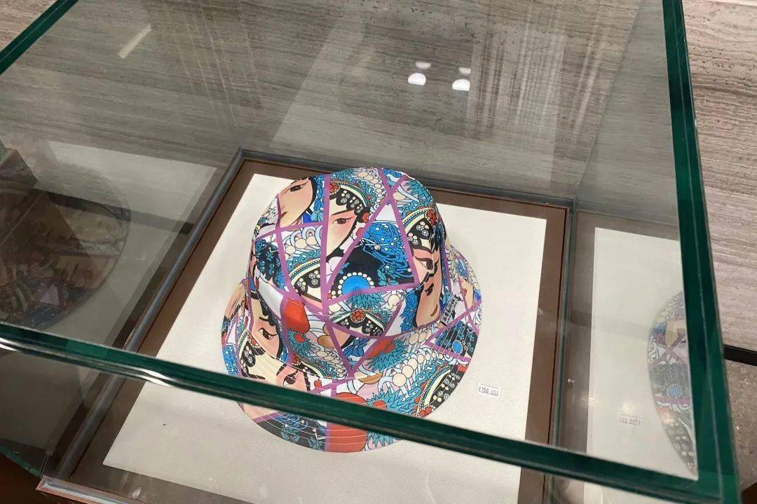 展售易俗社文创产品,让广大游客零距离接触秦腔文化,领略传统艺术