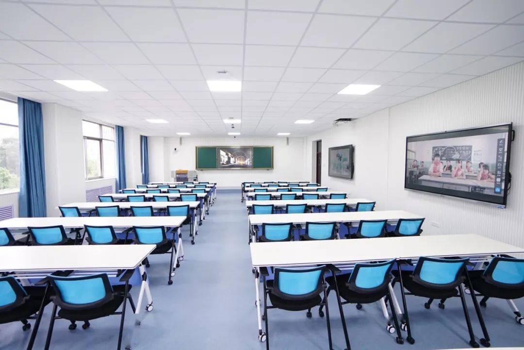 不是很清新呢采用蓝色和绿色两种主题色我们的微格教室平面示意图95