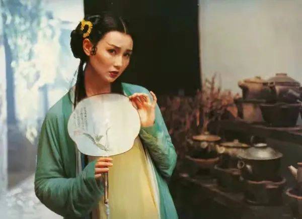 情爱|《青蛇》：一个人痛苦的根源，莫过执念太深