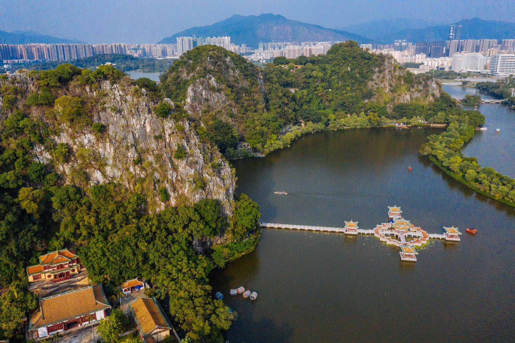 七星岩肇庆最著名的两大景点之一你千万不要错过了