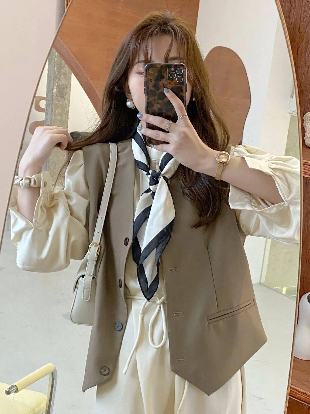 图片 “马甲+仙女裙”才是初秋王炸组合！这样穿太美了！